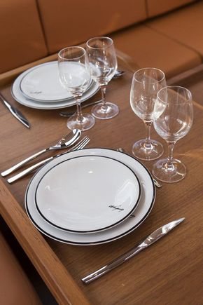 Manufacturer Provided Image: Wauquiez Pilot Saloon 48