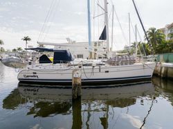 2005 Hunter 44 Deck Salon