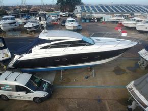 2011 Princess V42 4