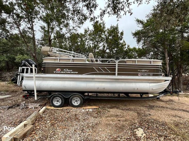 2020 Sun Tracker 22 dlx
