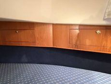 2000 Hardy Marine 32 Commander