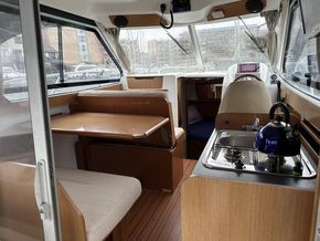 2009 Beneteau Antares 8 6