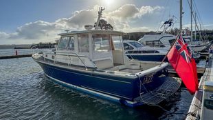 Grand Banks Eastbay 38 HX