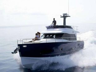 2014 Azimut Magellano 43
