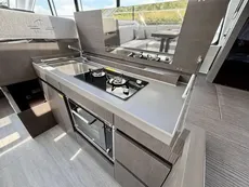 2025 Sealine C390