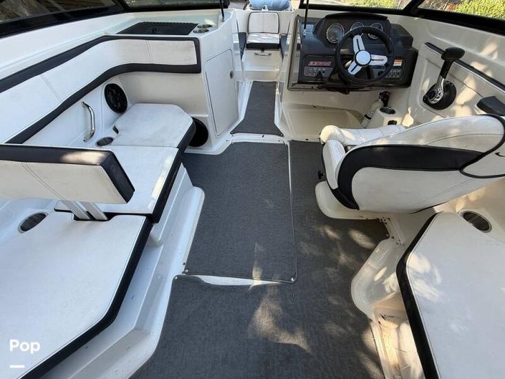 2015 Sea Ray 210 spx