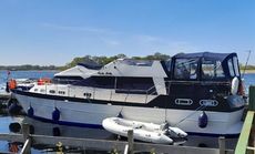 Waverunner 38 &ndash; 3 cabin steel cruiser