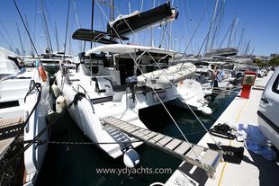 Lagoon 42