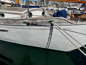 Tayana 37 Ketch - Hull Close Up