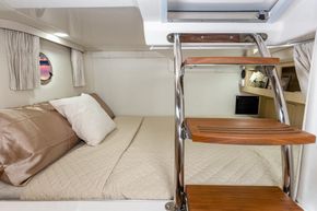 2025 Regal 28 Express 11