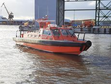 Search and rescue boat SRC90E