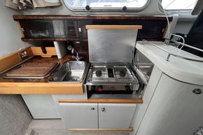 Sealine-270-cooker