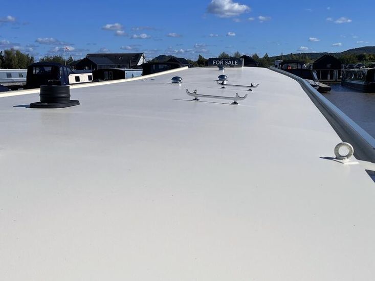Brand New 65'x12' Wide Beam By Kingsground, Beta 90hp, Bow.Thrusters,