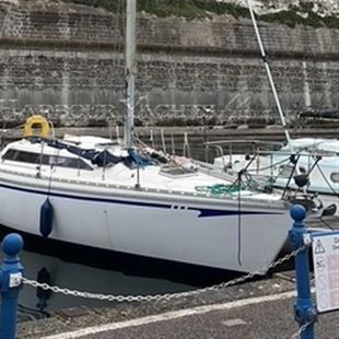 1984 Jeanneau  Attalia 32