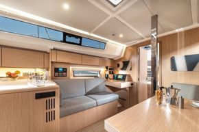 2025 Bavaria C42 15