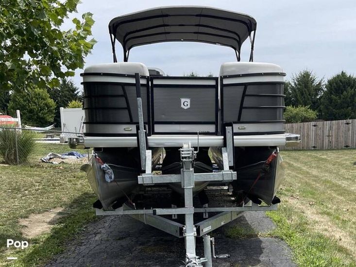 2017 Bimini aqua patio 255 sbc