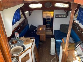 Cardinal Sloop Cruiser Classic Wooden Yacht - Interior