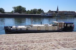 Sagar Barge Daisy