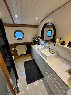 2019 70ft x 12ft6&rsquo;&rsquo; Widebeam built by Collingwood &lsquo;&rsquo;Bumblebee&rsquo;&rsquo;