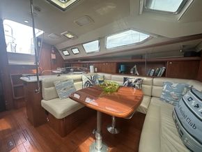 2010 Hunter Legend 41 Deck Saloon 29