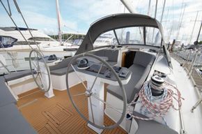2020 Bavaria Vision 42 18