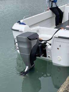 23ft Water Taxi - 10 seater