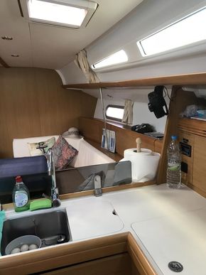 2010 Jeanneau Sun Odyssey 42i 13