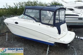 Rinker-Fiesta-Vee-250-canopy