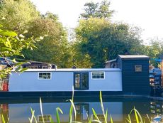 Houseboat with Private Mooring and Tube