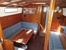 1993 Classic Yacht Robertson 35