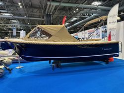 MAXIMA 550  UNUSED STOCK BOAT