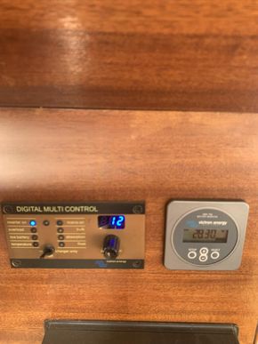 Victron battery monitor & digital multi controller 