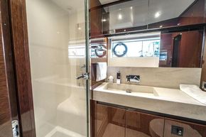 Prestige 690 Fly