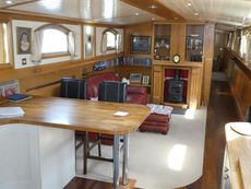 Iris 70ft x 12ft 2016 Widebeam Barge by Nottingham Boat Co