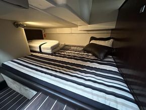 2017 Monterey 275 Sport Yacht 17