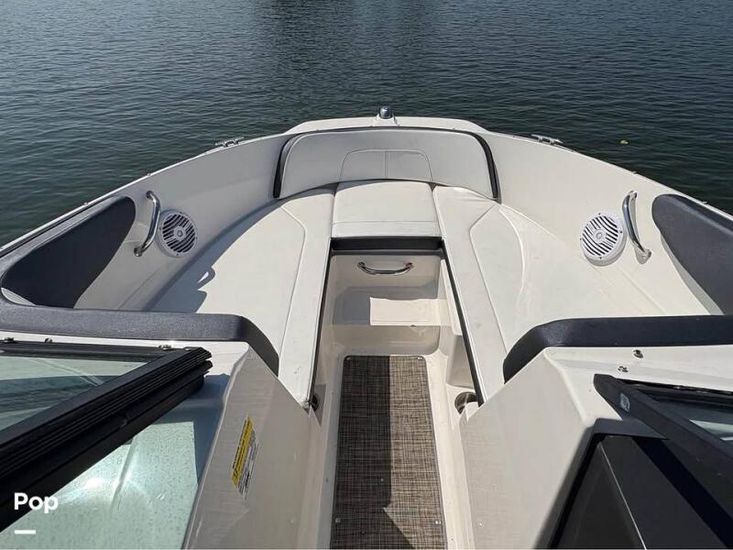 2018 Sea Ray 210 spx
