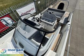 Jeanneau Cap Camarat 7.5 WA S3 - windscreen