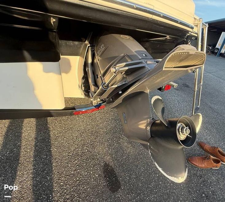 2016 Chaparral h2o 21 sport