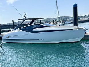 2023 Fairline 33