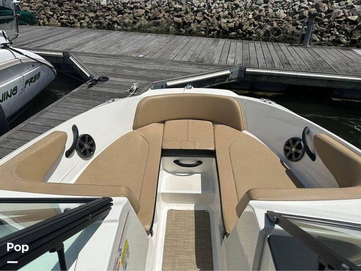 2021 Sea Ray 210 spx