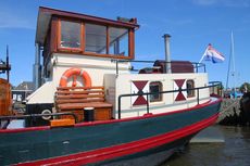 "Zuiderzeeklipper" with permanent mooring