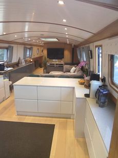 2019 70ft x 12ft6&rsquo;&rsquo; Widebeam built by Collingwood &lsquo;&rsquo;Bumblebee&rsquo;&rsquo;