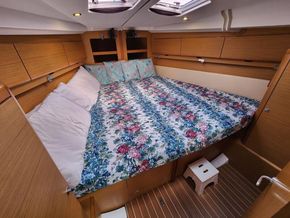 Jeanneau Sun Odyssey 44i  - Forward Cabin