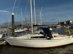 1979 Island Plastics Frigate 27