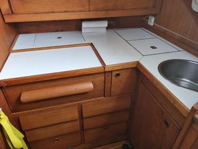 galley cooker cover in place