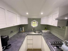 Viking Wide Beam 70ft with Windsor mooring  - Galley