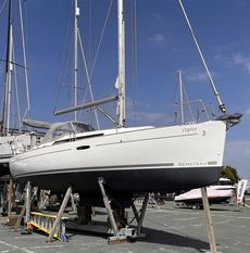 2011 Beneteau Oceanis 31 - Lifting Keel