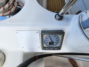 Jeanneau Sun Odyssey 44i  - Cockpit Instruments