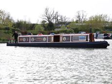 THE DORMOUSE &bull; 49ft 3in, Cruiser stern, 4+2 berths, 2000.