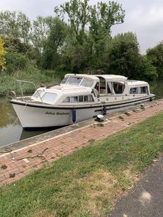 Broom 35 Commander